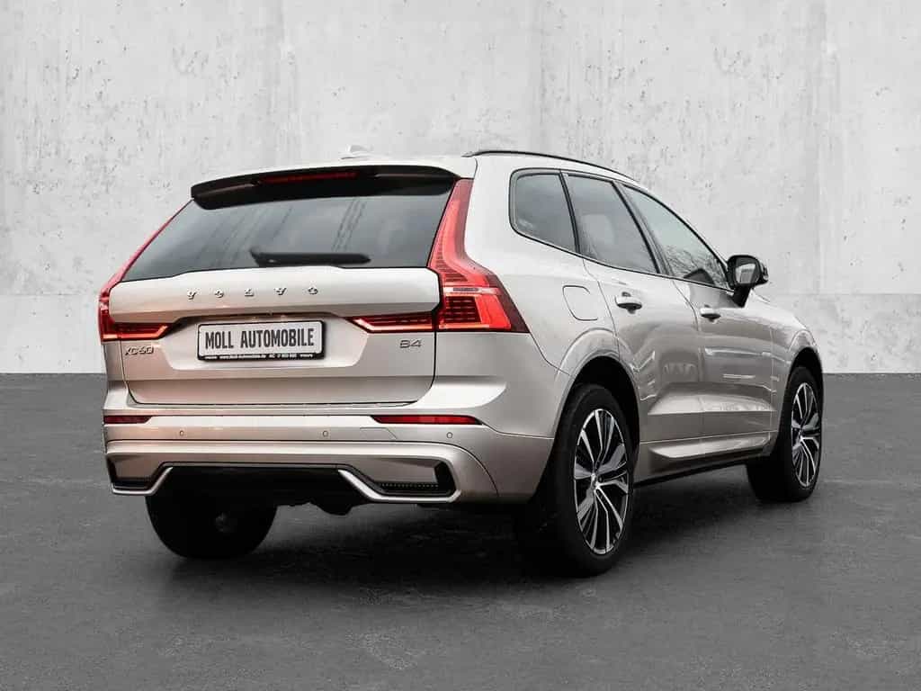 Volvo XC60 Plus Dark 2WD AHK Digitales Cockpit Memory 01/2023-photo-1