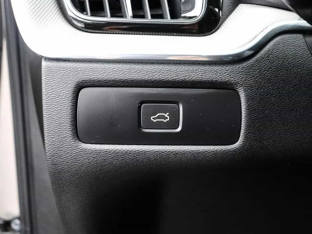 Volvo XC60 Plus Dark 2WD AHK Digitales Cockpit Memory 01/2023-photo-10