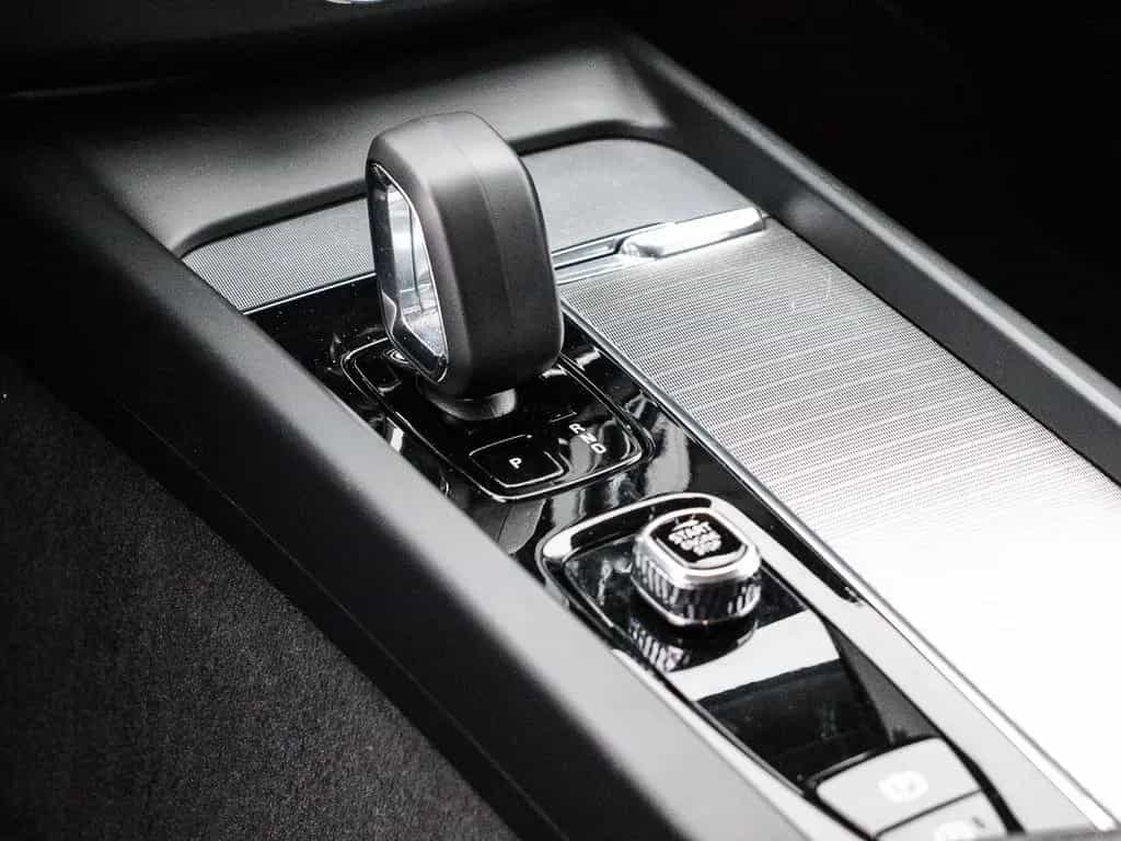 Volvo XC60 Plus Dark 2WD AHK Digitales Cockpit Memory 01/2023-photo-11