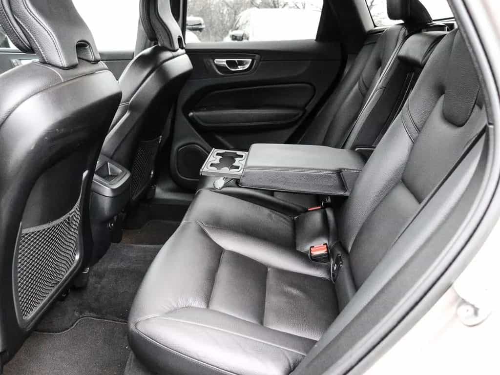 Volvo XC60 Plus Dark 2WD AHK Digitales Cockpit Memory 01/2023-photo-13
