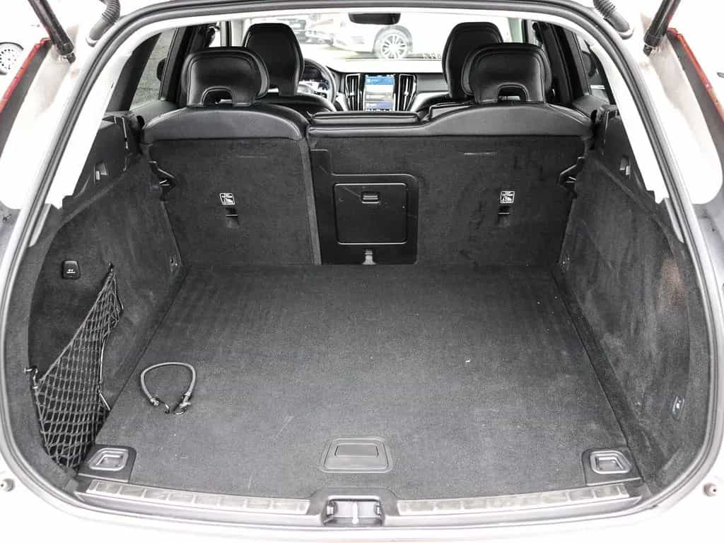 Volvo XC60 Plus Dark 2WD AHK Digitales Cockpit Memory 01/2023-photo-14