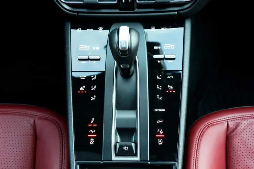 Porsche Macan T AWD/ACC/BOSE/360/4xSHZ/Luftfederung/R20 07/2023-photo-20