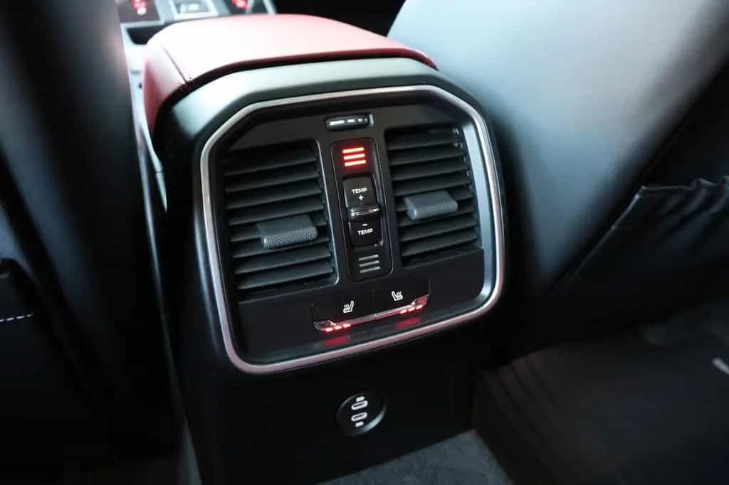 Porsche Macan T AWD/ACC/BOSE/360/4xSHZ/Luftfederung/R20 07/2023-photo-24