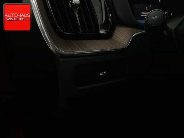Volvo XC60 B4 D AWD Ultimate Bright PANO+AHK+B&W+LUFT+ 09/2023-photo-34