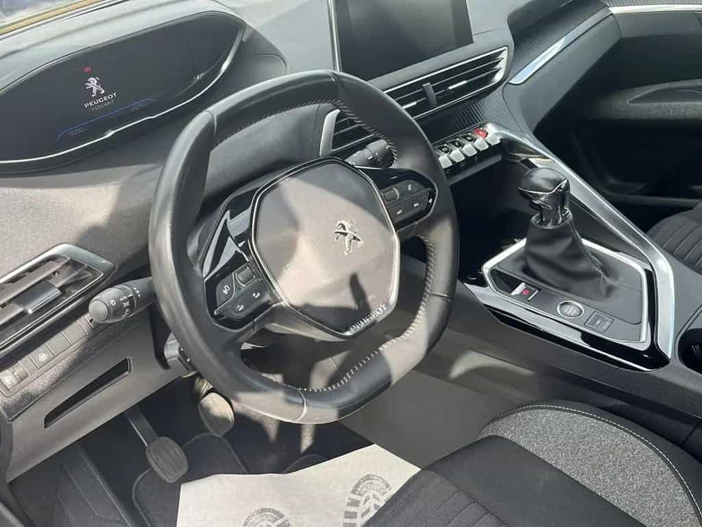 Peugeot 5008 Active Pack Bluetooth LED Klima el. Fenster 08/2023-photo-8