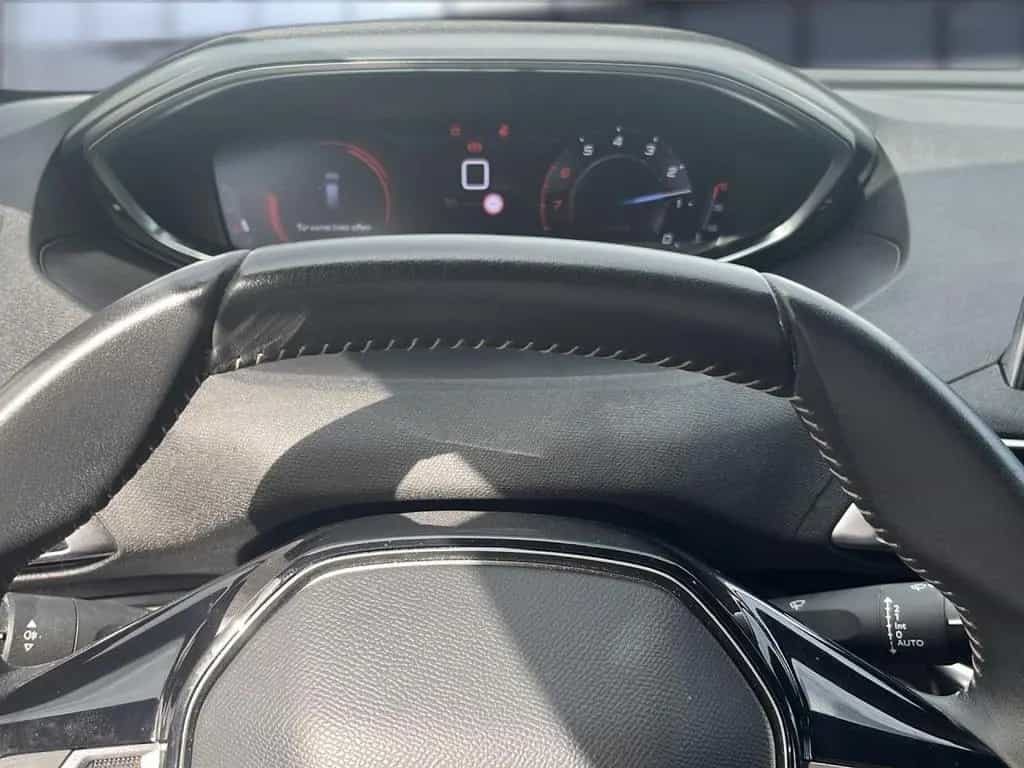 Peugeot 5008 Active Pack Bluetooth LED Klima el. Fenster 08/2023-photo-9