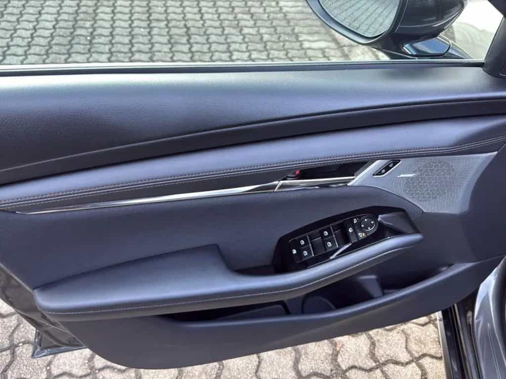 Mazda 3 Exclusive-Line Bluetooth Head Up Display Navi 07/2023-photo-9