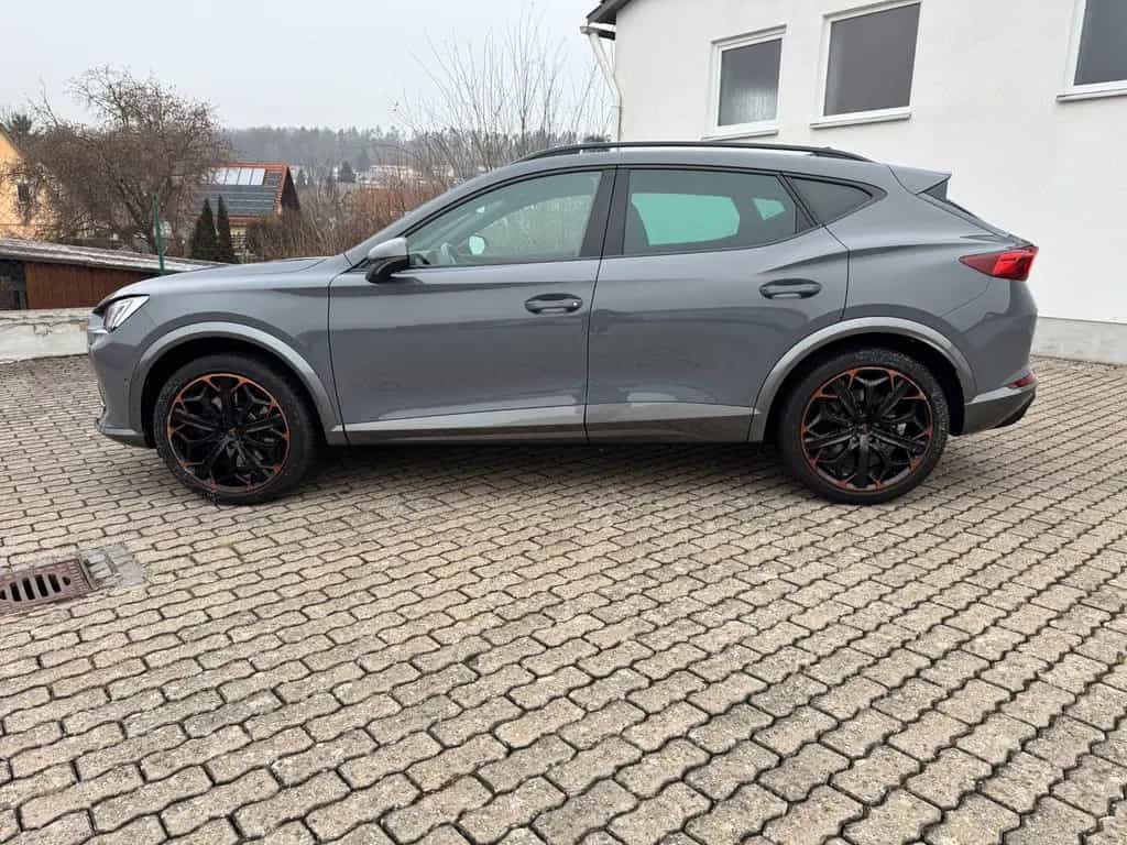 Cupra Formentor VZ 2.0 TSI DSG ACC BEATS FULLLINK SHZ+ 01/2023-photo-8