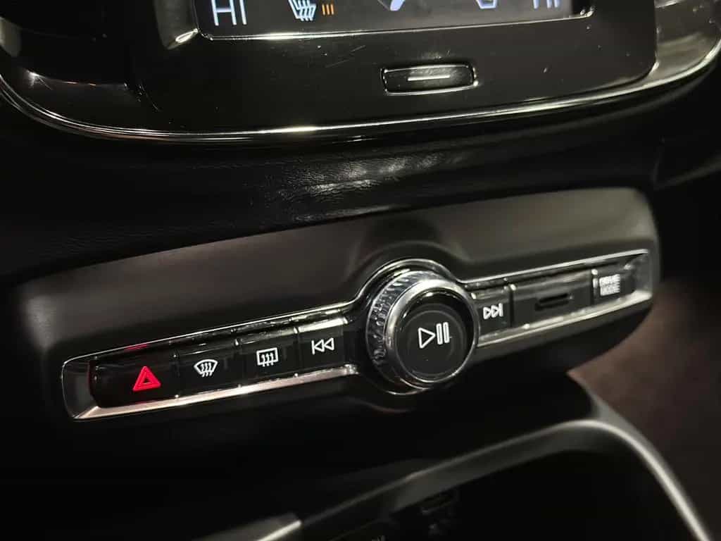 Volvo XC40 D3 Momentum Pro Geartronic S-HE/NAV/AHK/R-C 11/2019-photo-31