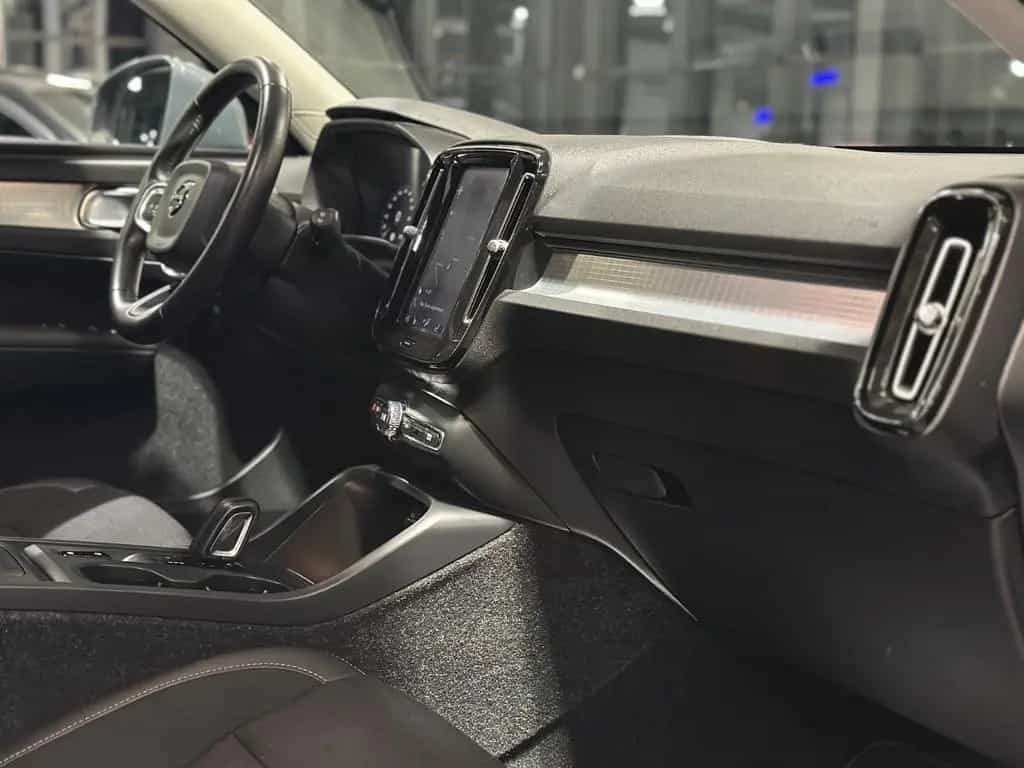 Volvo XC40 D3 Momentum Pro Geartronic S-HE/NAV/AHK/R-C 11/2019-photo-39