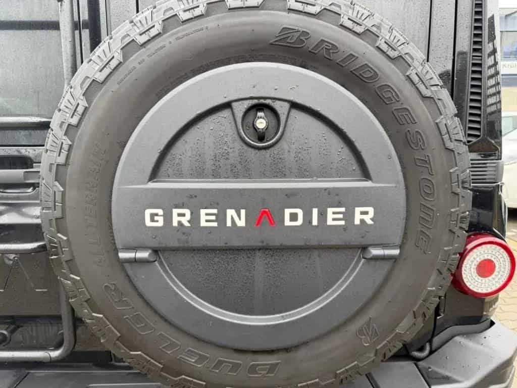 INEOS Grenadier Black Edition *Sondermodell* 01/2026-photo-12