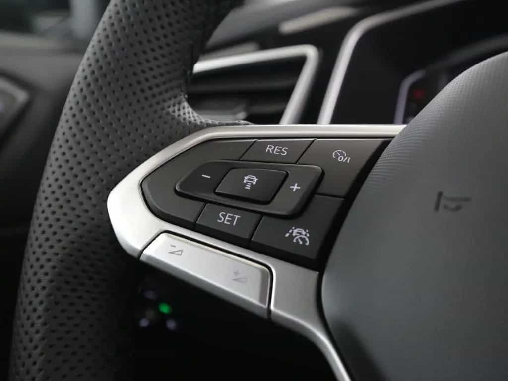 Volkswagen T-Roc 1.5TSI 150 PS DSG R-Line IQ.LightMatrixLED 12/2025-photo-12