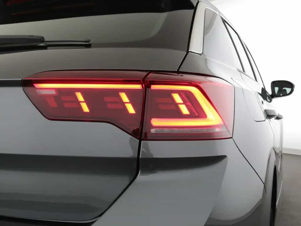 Volkswagen T-Roc 1.5TSI 150 PS DSG R-Line IQ.LightMatrixLED 12/2025-photo-21