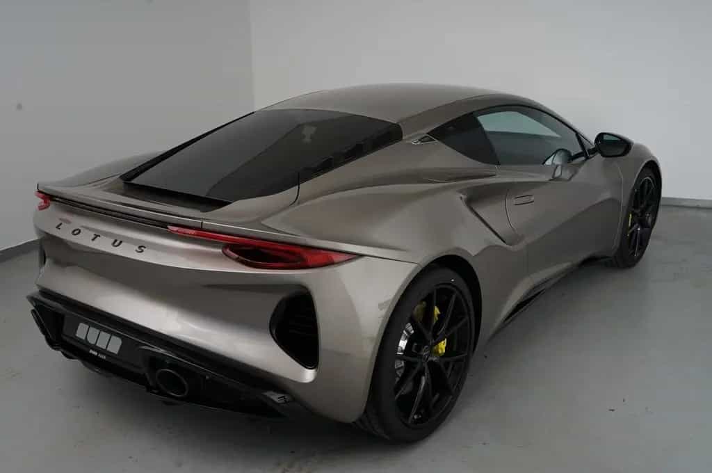Lotus Emira Turbo SE Coupé Alcantara / Convenience P. 04/2026-photo-1