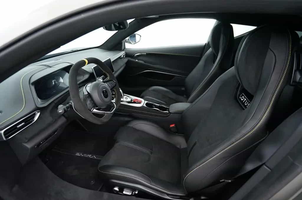 Lotus Emira Turbo SE Coupé Alcantara / Convenience P. 04/2026-photo-4