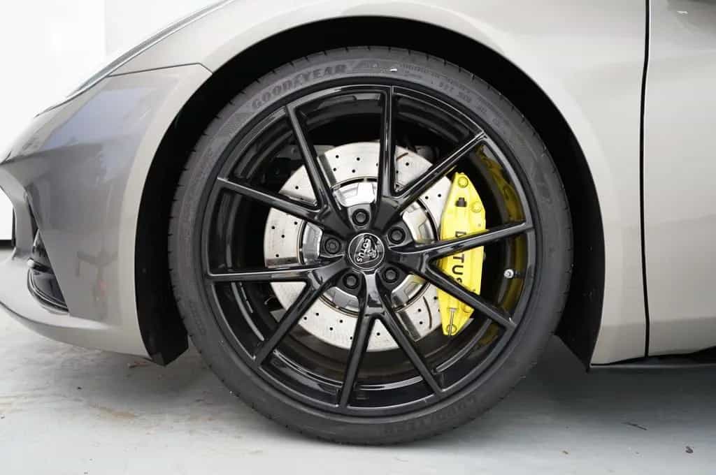 Lotus Emira Turbo SE Coupé Alcantara / Convenience P. 04/2026-photo-8