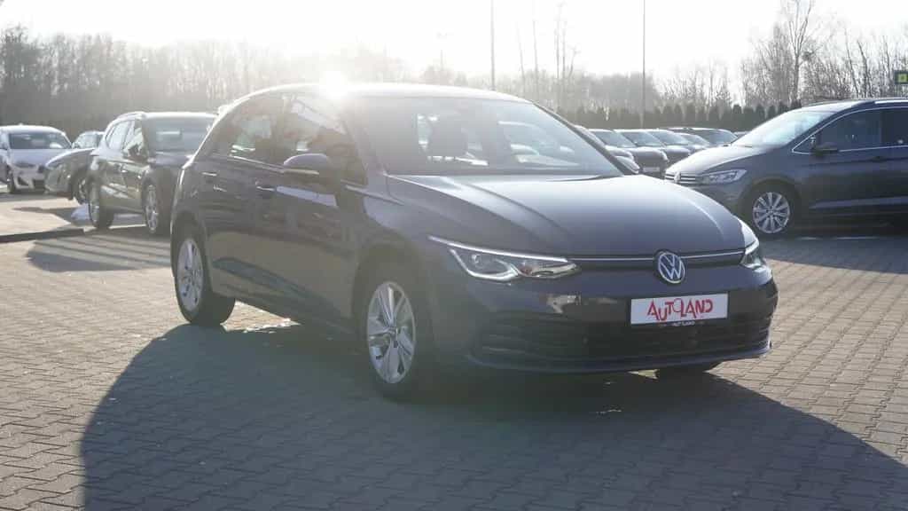Volkswagen Golf VIII 1.5 TSI Life LED ACC Kamera Navi AHK 08/2020-photo-2