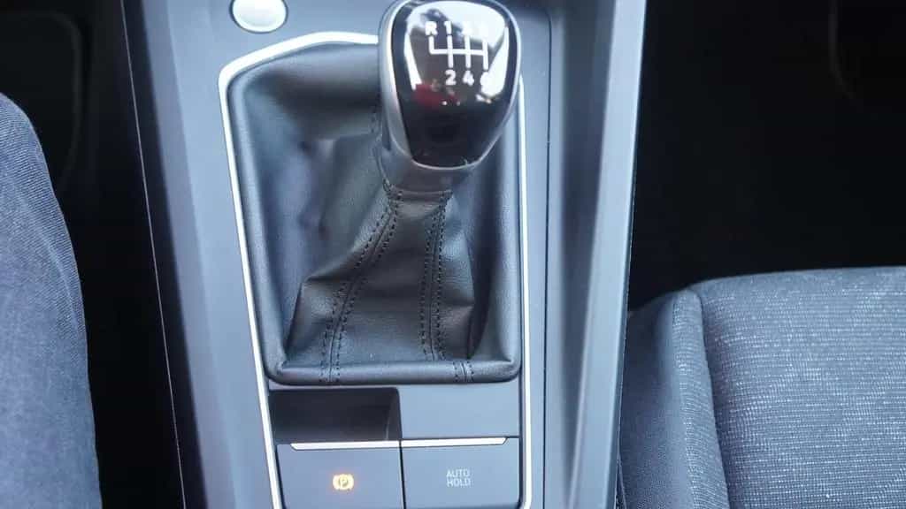 Volkswagen Golf VIII 1.5 TSI Life LED ACC Kamera Navi AHK 08/2020-photo-22