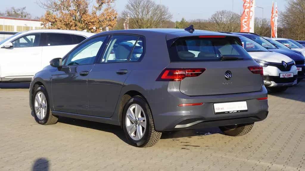 Volkswagen Golf VIII 1.5 TSI Life LED ACC Kamera Navi AHK 08/2020-photo-6
