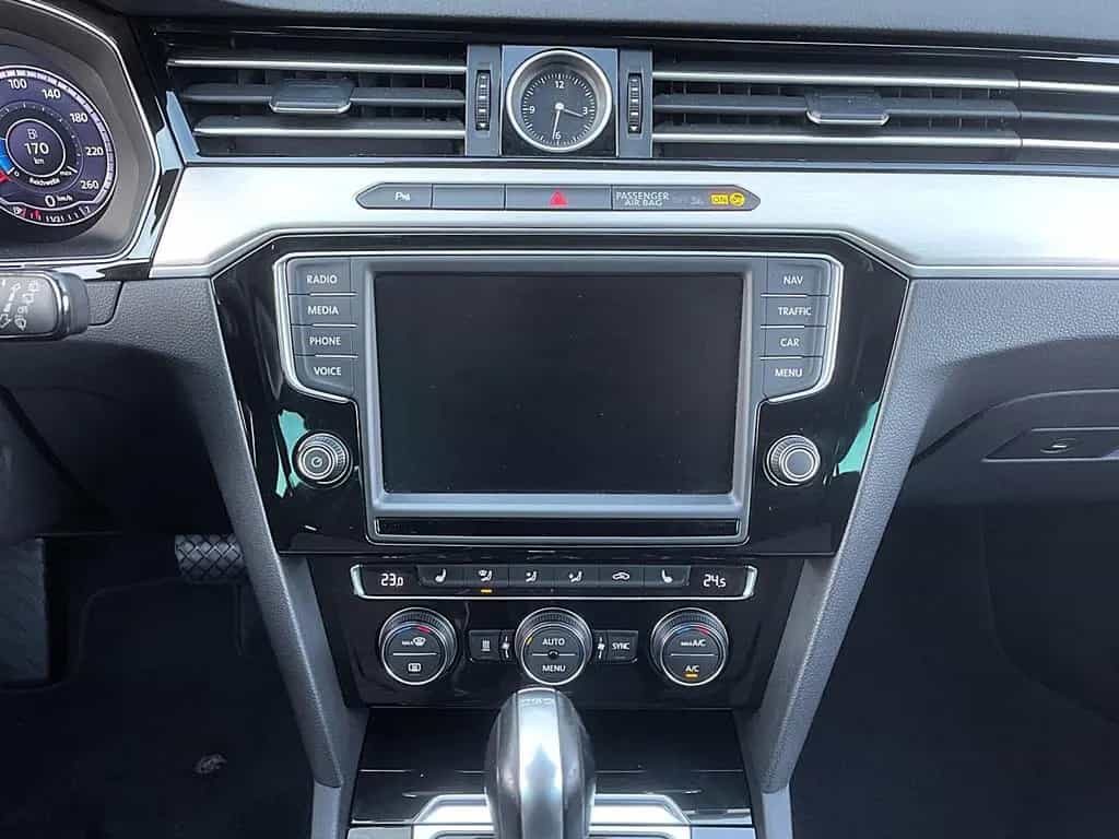 Volkswagen Passat Variant 2.0 TSI DSG Highline LED PANO NAV 03/2016-photo-16