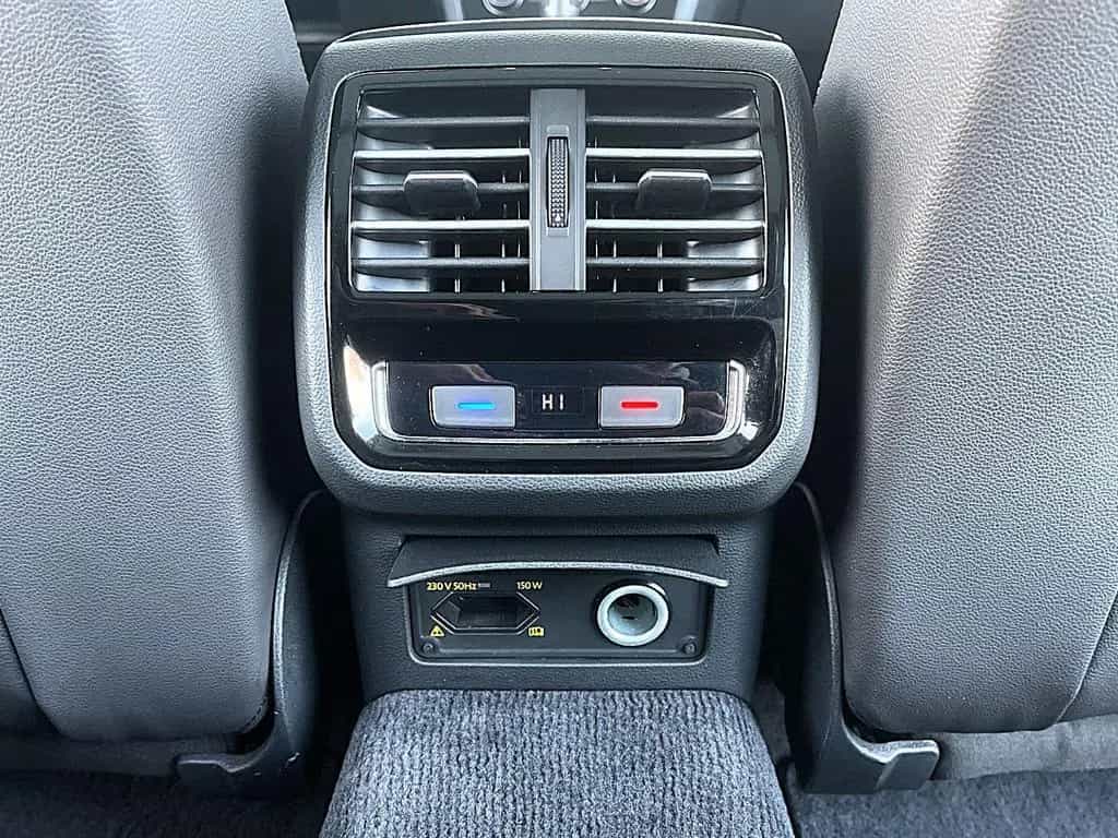 Volkswagen Passat Variant 2.0 TSI DSG Highline LED PANO NAV 03/2016-photo-18