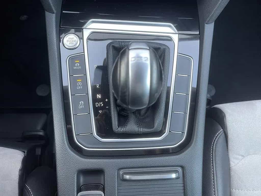 Volkswagen Passat Variant 2.0 TSI DSG Highline LED PANO NAV 03/2016-photo-34