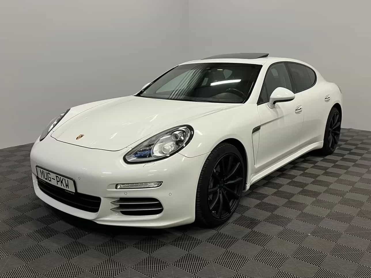 Porsche Panamera 04/2016-photo-0
