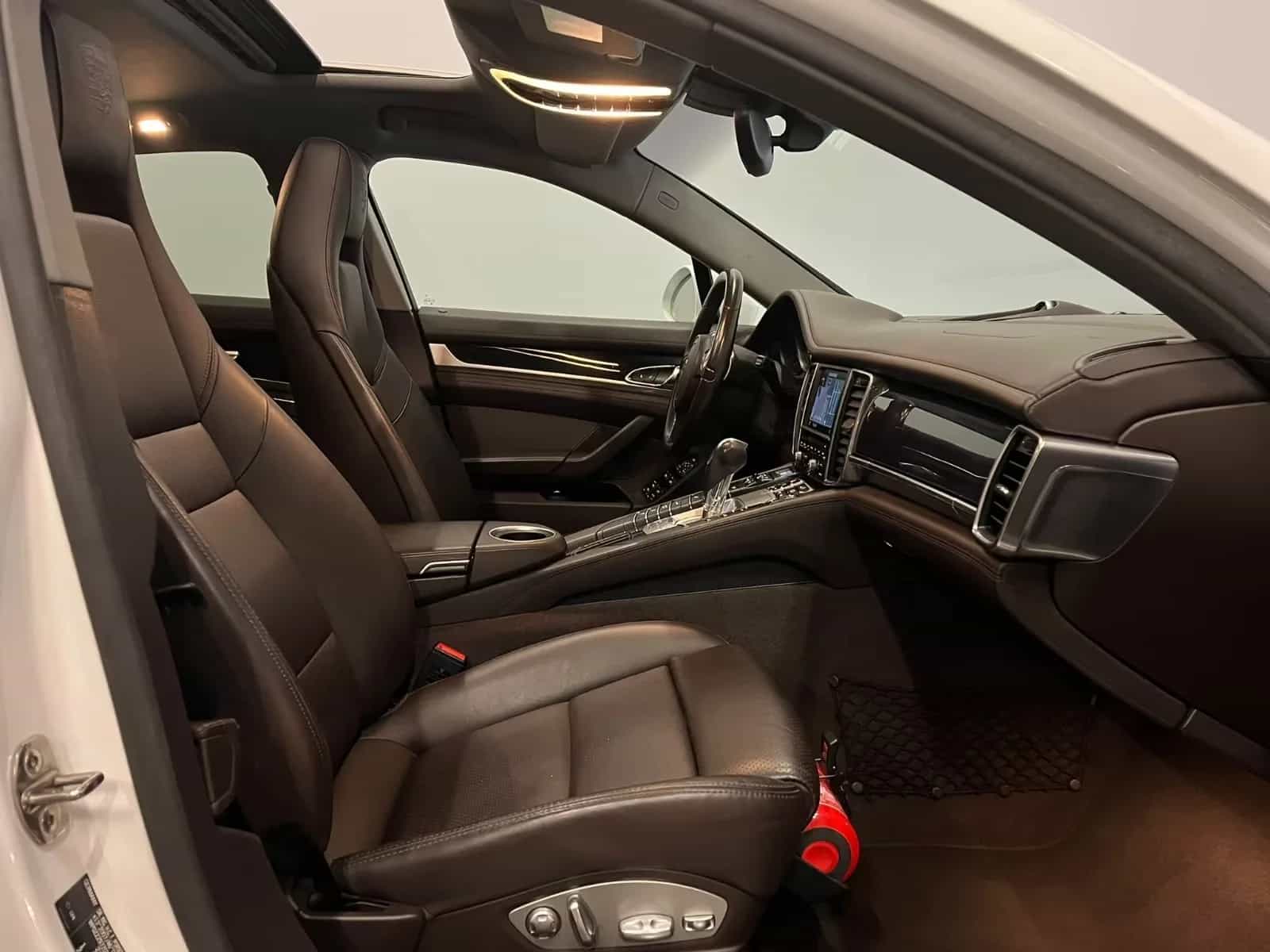 Porsche Panamera 04/2016-photo-13