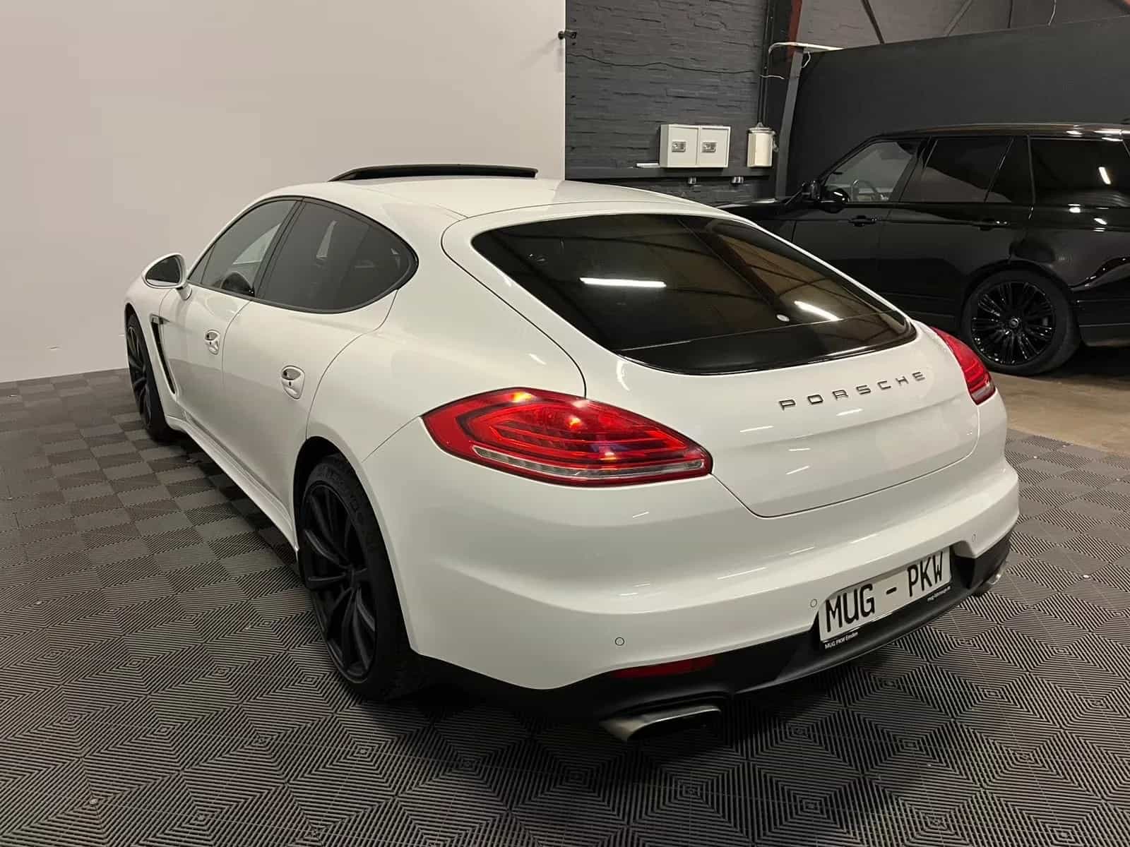 Porsche Panamera 04/2016-photo-5