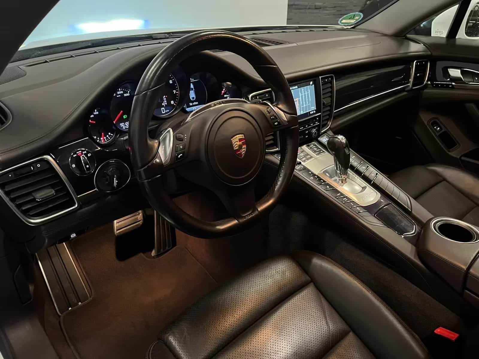 Porsche Panamera 04/2016-photo-8