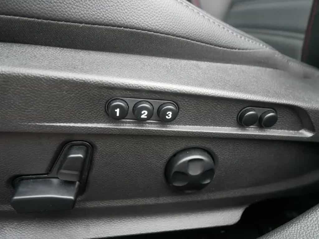Alfa Romeo Giulia COMPETIZIONE 2.0 TURBO 16V 280 PS AT8 Q4 06/2023-photo-9