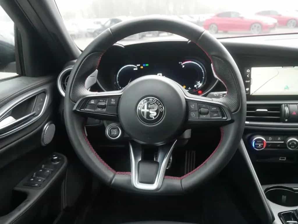 Alfa Romeo Giulia COMPETIZIONE 2.0 TURBO 16V 280 PS AT8 Q4 06/2023-photo-15