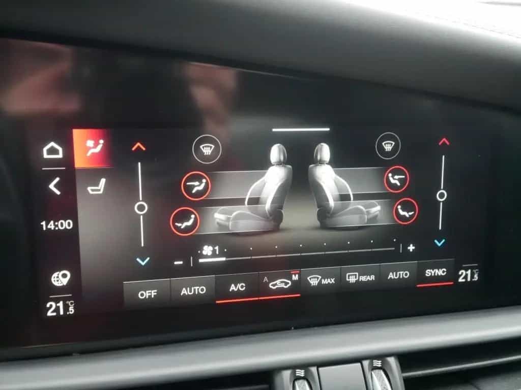 Alfa Romeo Giulia COMPETIZIONE 2.0 TURBO 16V 280 PS AT8 Q4 06/2023-photo-21
