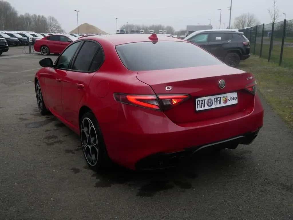 Alfa Romeo Giulia COMPETIZIONE 2.0 TURBO 16V 280 PS AT8 Q4 06/2023-photo-2