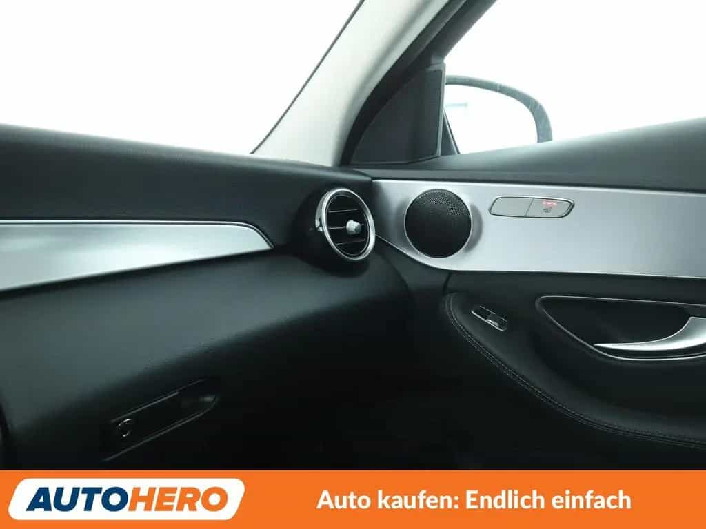 Mercedes-Benz C-Class 180 Avantgarde Aut.*NAVI*TEMP*CAM*PDC*SHZ*ALU* 12/2019-photo-19
