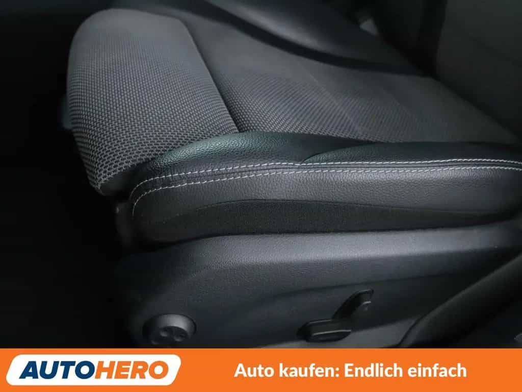 Mercedes-Benz C-Class 180 Avantgarde Aut.*NAVI*TEMP*CAM*PDC*SHZ*ALU* 12/2019-photo-23