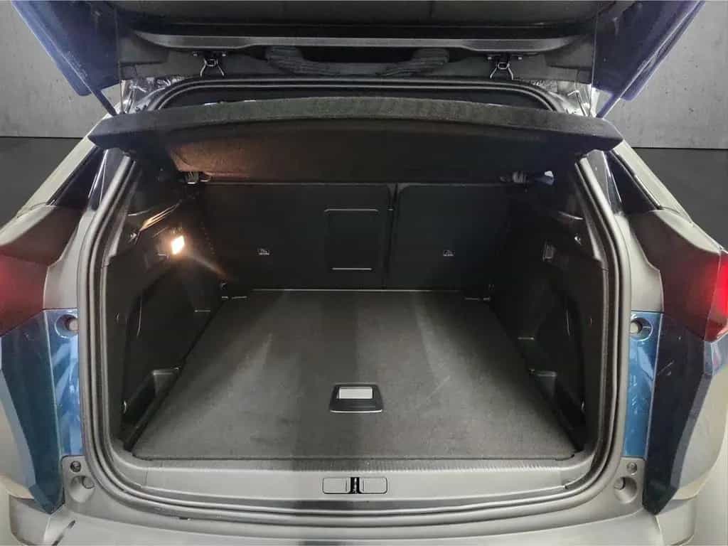 Peugeot 3008 GT PT 130 EAT8 AHK ACC SHZ Navi Digitales C 09/2023-photo-6
