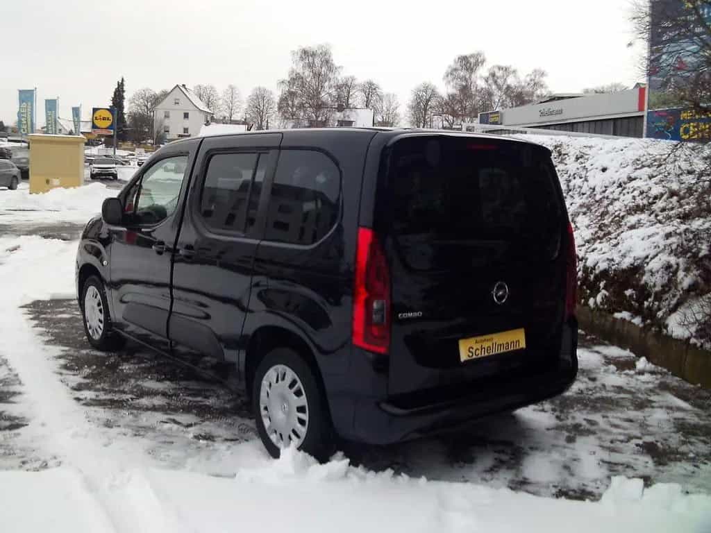 Opel Combo Life 1.5D Elegance PDC+Kam SHZ LHZ Navi-Ap 01/2022-photo-3
