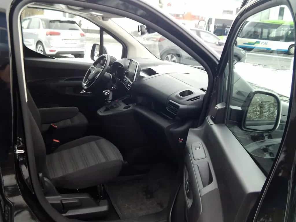 Opel Combo Life 1.5D Elegance PDC+Kam SHZ LHZ Navi-Ap 01/2022-photo-7