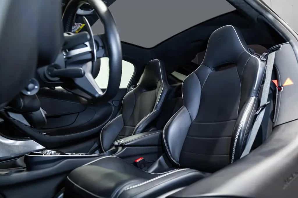 McLaren GT - Luxe - MSO Cirrus Grey 08/2023-photo-10