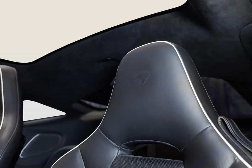 McLaren GT - Luxe - MSO Cirrus Grey 08/2023-photo-12