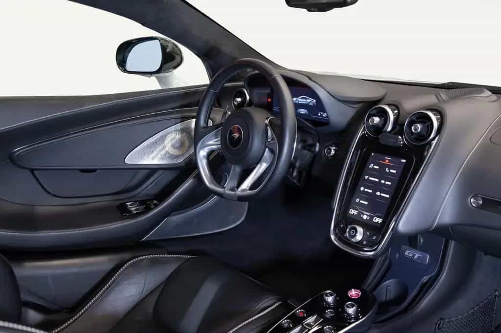 McLaren GT - Luxe - MSO Cirrus Grey 08/2023-photo-13