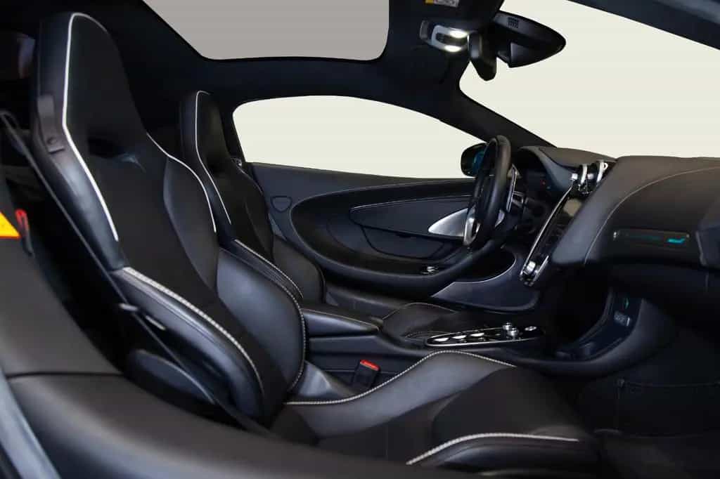 McLaren GT - Luxe - MSO Cirrus Grey 08/2023-photo-14