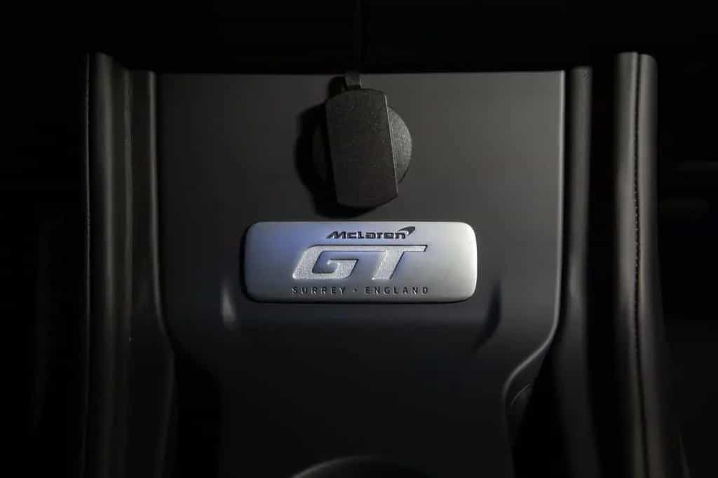 McLaren GT - Luxe - MSO Cirrus Grey 08/2023-photo-17