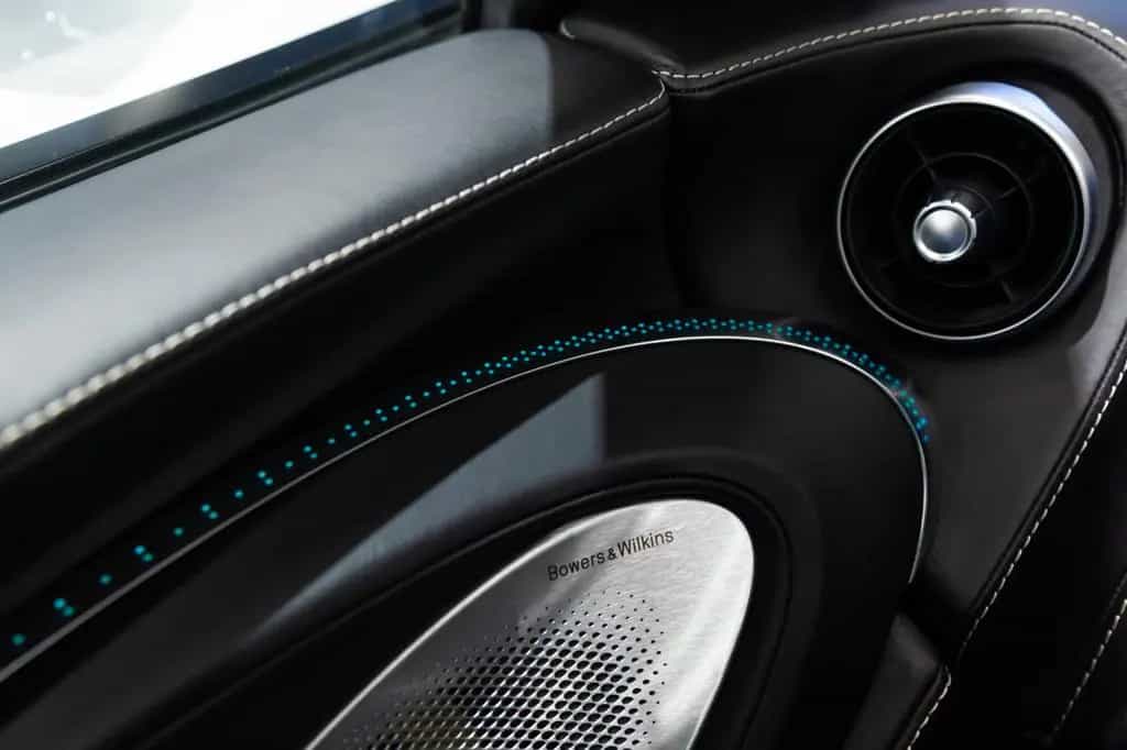 McLaren GT - Luxe - MSO Cirrus Grey 08/2023-photo-19