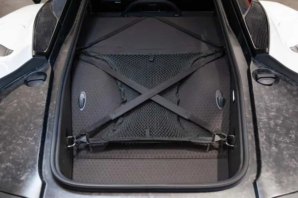 McLaren GT - Luxe - MSO Cirrus Grey 08/2023-photo-23