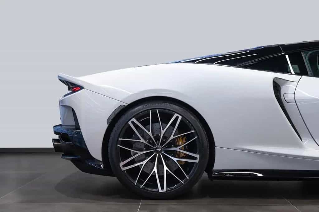 McLaren GT - Luxe - MSO Cirrus Grey 08/2023-photo-29