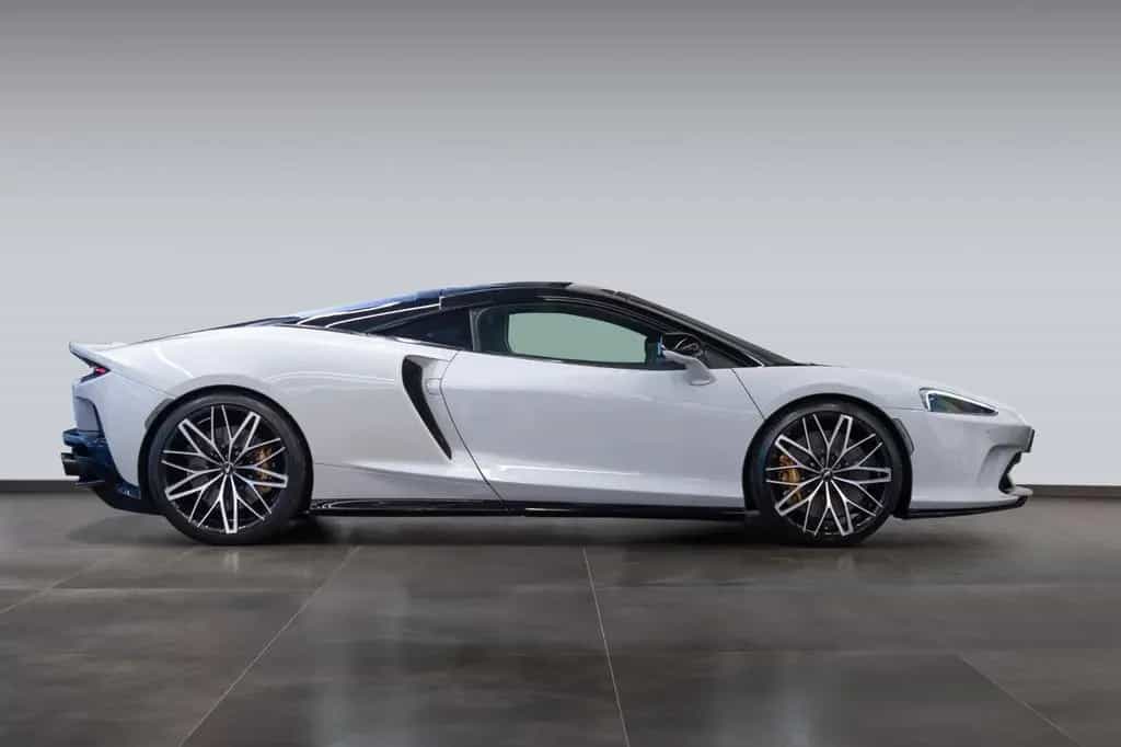 McLaren GT - Luxe - MSO Cirrus Grey 08/2023-photo-3