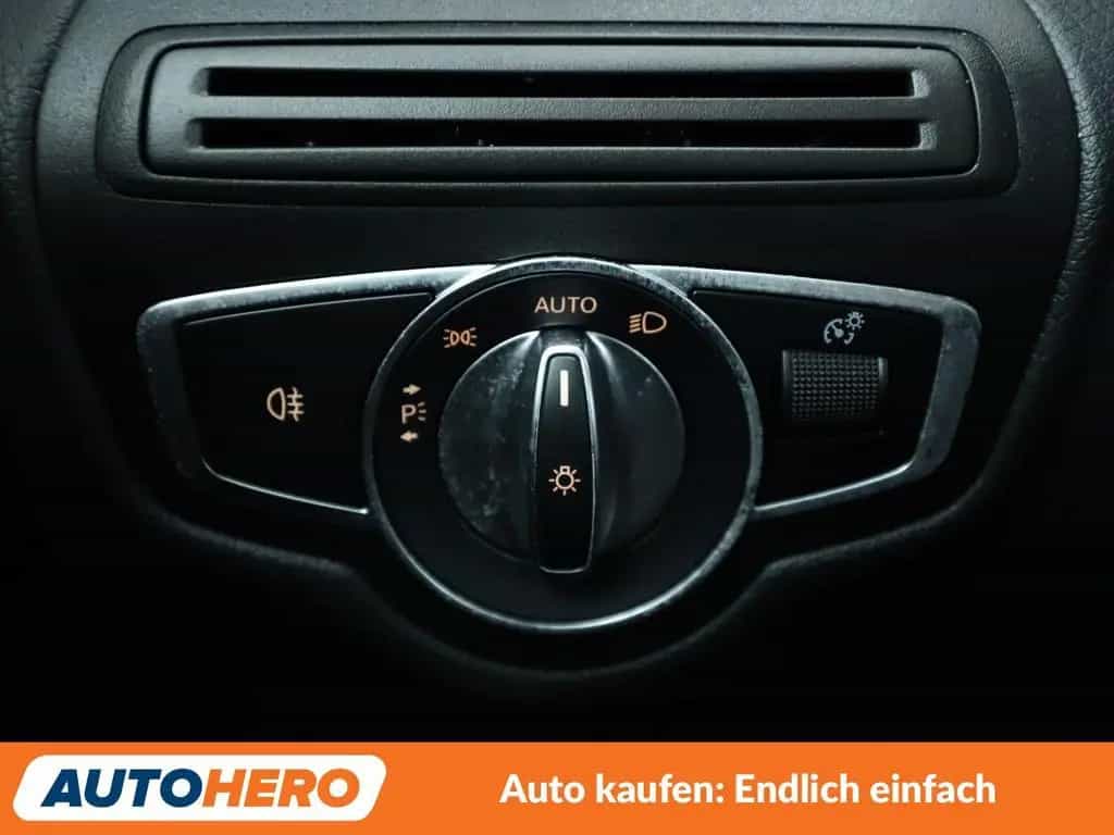 Mercedes-Benz GLC-Class 200 4Matic AMG Line Aut.*NAVI*LED*ACC* 02/2021-photo-24