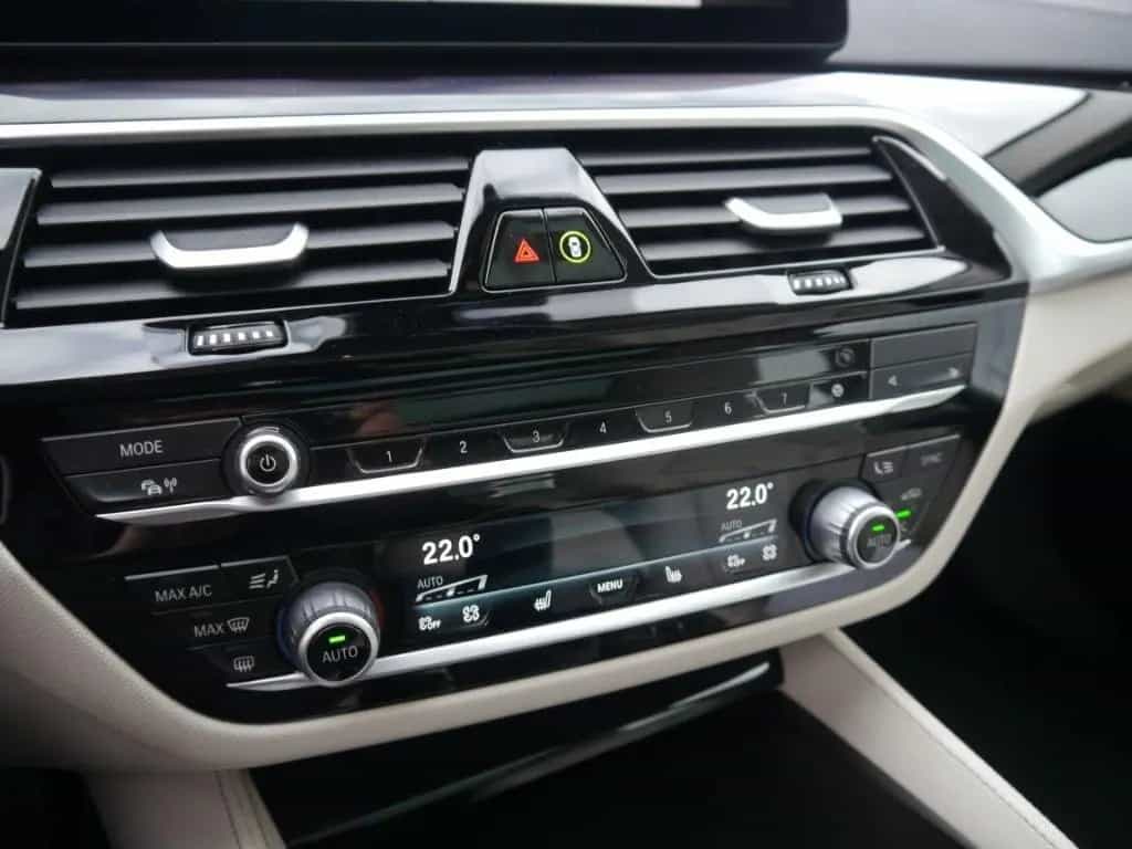BMW 5 Series 520d xDrive tour. Luxury Line A: +PANO+HIFI+DAB+ 08/2022-photo-16